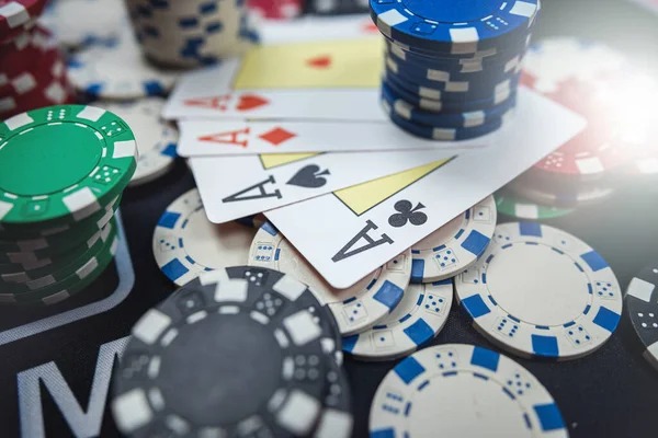 Live-dealer casino tables on goltogel link